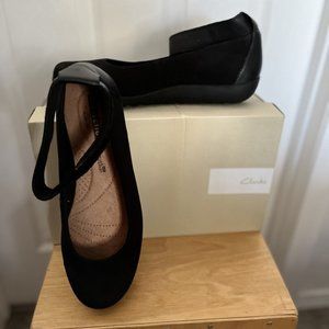 Clarks Medora Nina Size 8 W Black Suede Ankle Strap Flats *NEW*